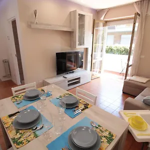 Appartement House, 300 M Dal Mare,, Marina di Massa